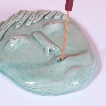 Face incense base in earthenware, mint green [2]